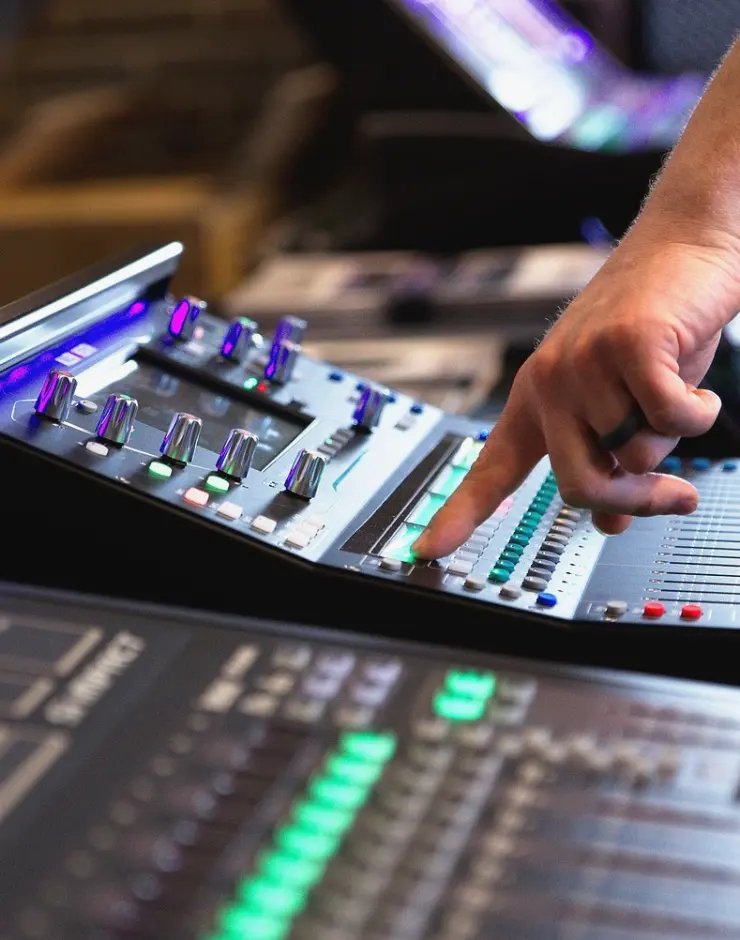 A news video company that works the way newsrooms do